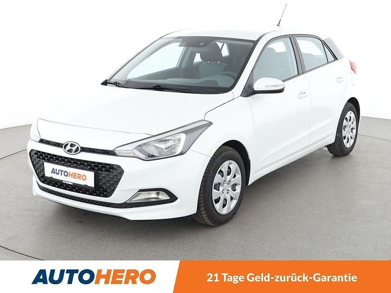 Weiß Gebraucht 2017 Hyundai i20 Classic Kleinwagen | 9.340 € (Fairer Preis) - Bild 1/3