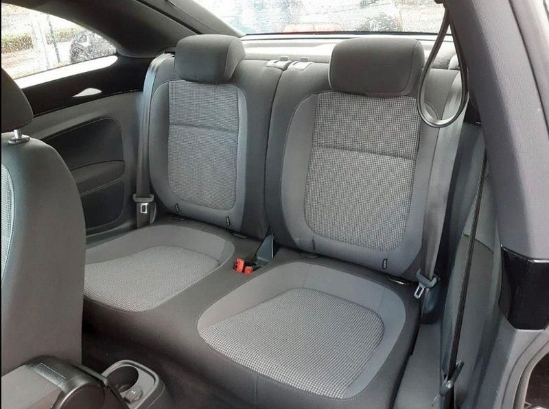 Usata VW Beetle Design 105 CV (77 kW) 2012 Nero Utilitaria