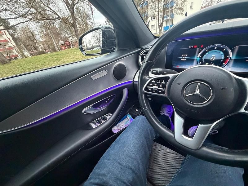 Gebraucht Mercedes E220 194 PS (142 kW) 2019 Schwarz Limousine