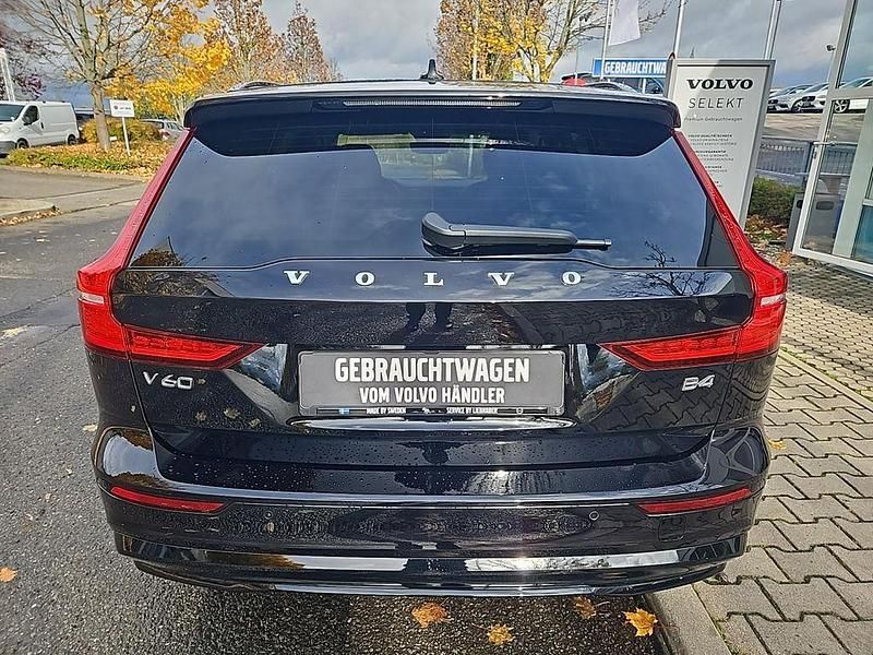 Gebraucht Volvo V60 Plus 197 PS (144 kW) 2025 Schwarz Kombi
