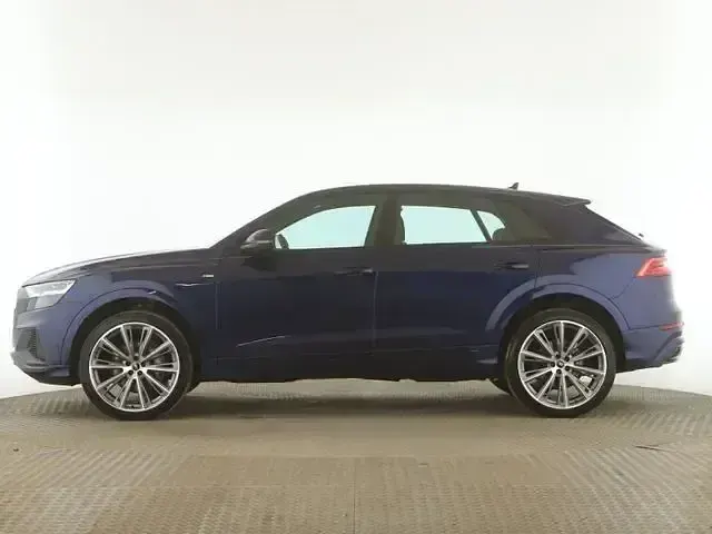 Gebraucht Audi Q8 Ambiente 340 PS (250 kW) 2022 Navarrablau metallic SUV