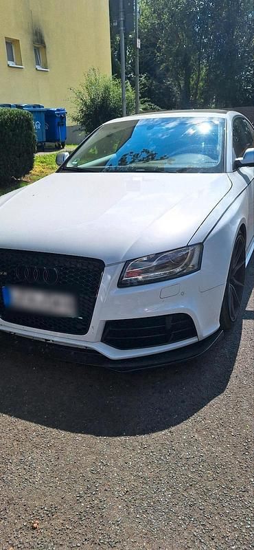 Weiß Gebraucht 2011 Audi RS5 Coupé | 25.600 € (Fairer Preis) - Bild 1/4
