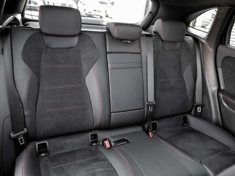 Gebraucht Mercedes EQA300 AMG 167 kW (228 PS) 2025 Metalliclack kosmosschwarz SUV