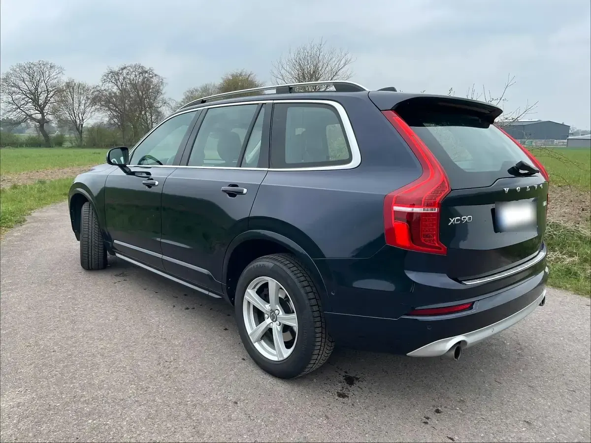 Gebraucht Volvo XC90 Momentum 224 PS (164 kW) 2016 Blau SUV