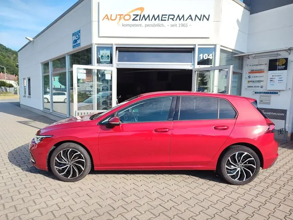 Gebraucht VW Golf VIII 131 PS (96 kW) 2021 Rot Limousine