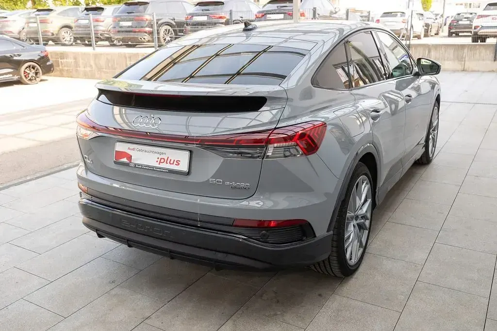 Gebraucht Audi Q4 Sportback e-tron Sport 219 kW (299 PS) 2022 Kieselgrau SUV
