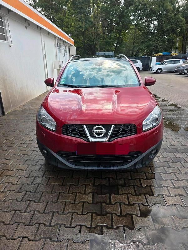 Rot Gebraucht 2011 Nissan Qashqai +2 SUV | 9.400 € - Bild 1/4