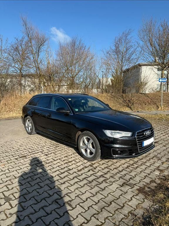 Gebraucht Audi A6 Ambiente 218 PS (160 kW) 2015 Schwarz Kombi
