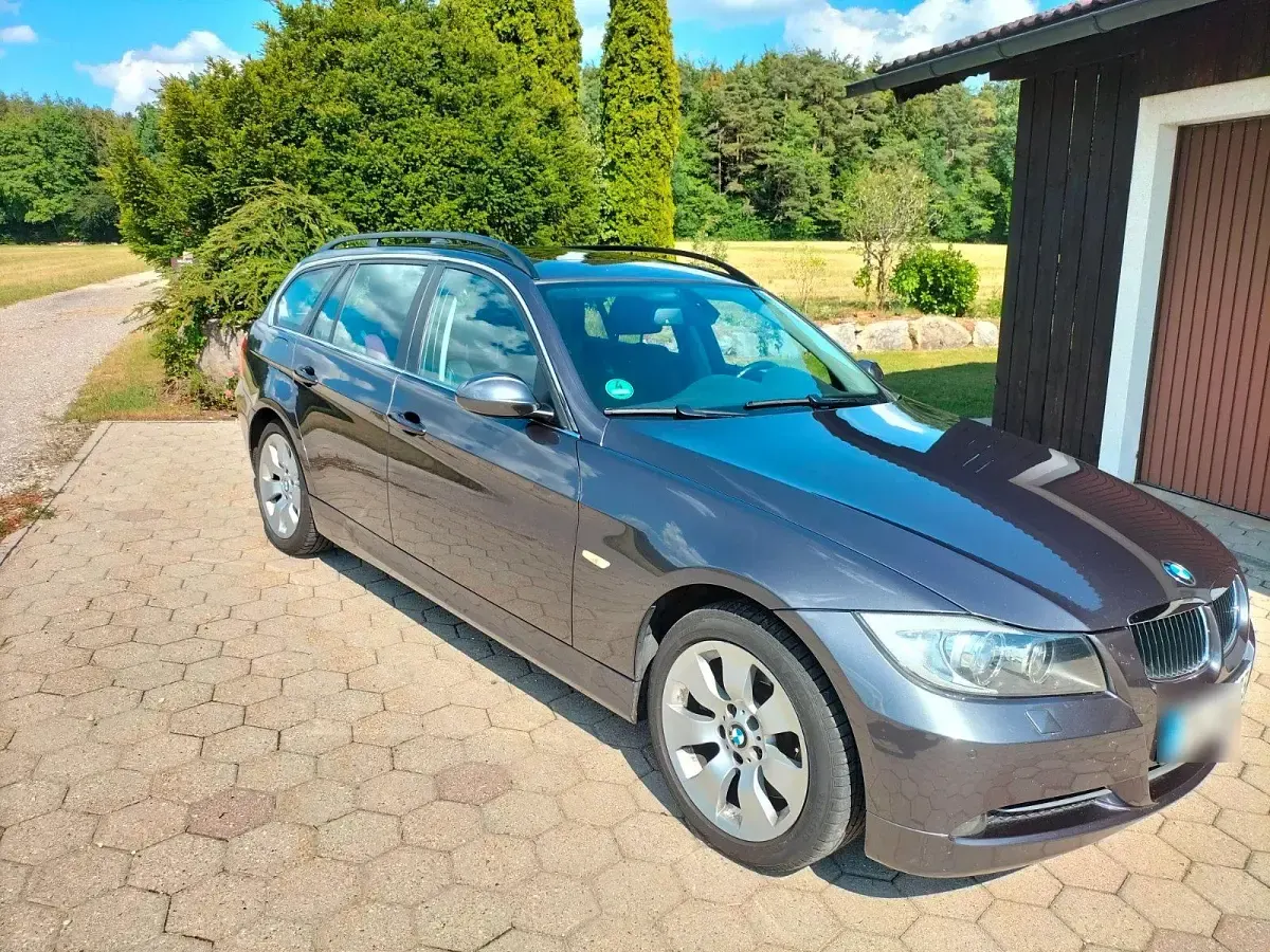 Gebraucht BMW 330 Comfort Edition 231 PS (169 kW) 2008 Schwarz Kombi