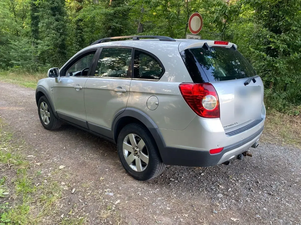 Gebraucht Chevrolet Captiva LS 150 PS (110 kW) 2010 Silber SUV
