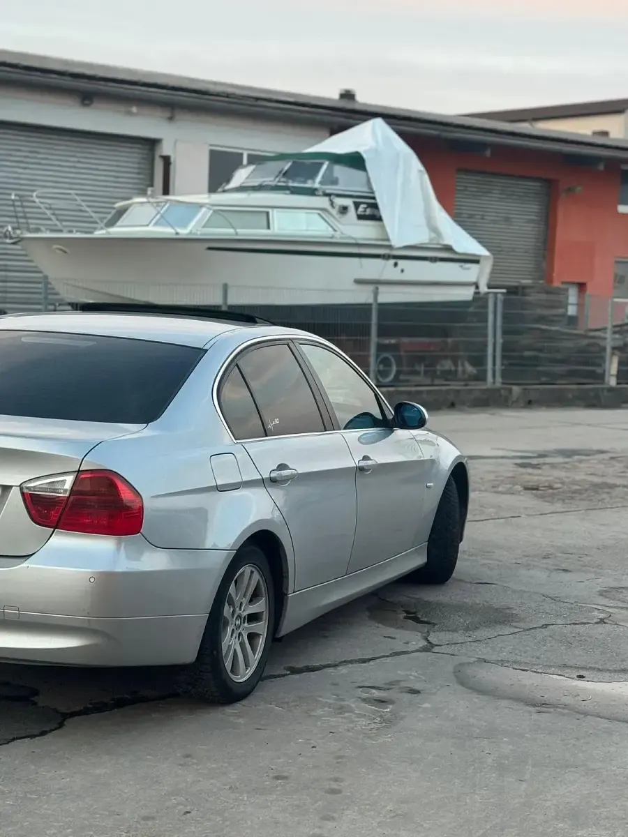 Gebraucht BMW 325 212 PS (155 kW) 2006 Silber Limousine