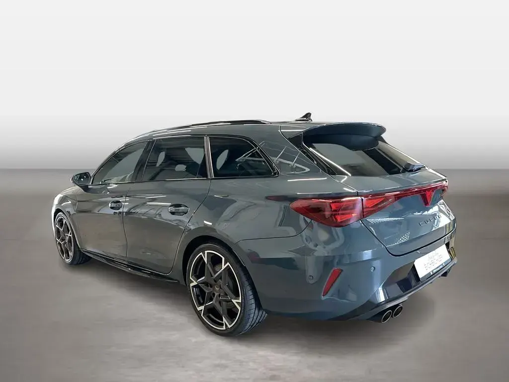 Gebraucht Cupra Leon VZ 333 PS (244 kW) 2025 Fjord blau Limousine