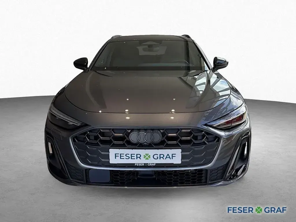 Neu Audi A5 Ambiente 367 PS (269 kW) 2026 Grau (daytonagrau perleffekt) Kombi