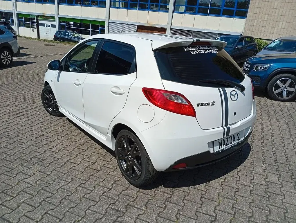 Gebraucht Mazda 2 Dynamic 86 PS (63 kW) 2010 Weiß Kleinwagen