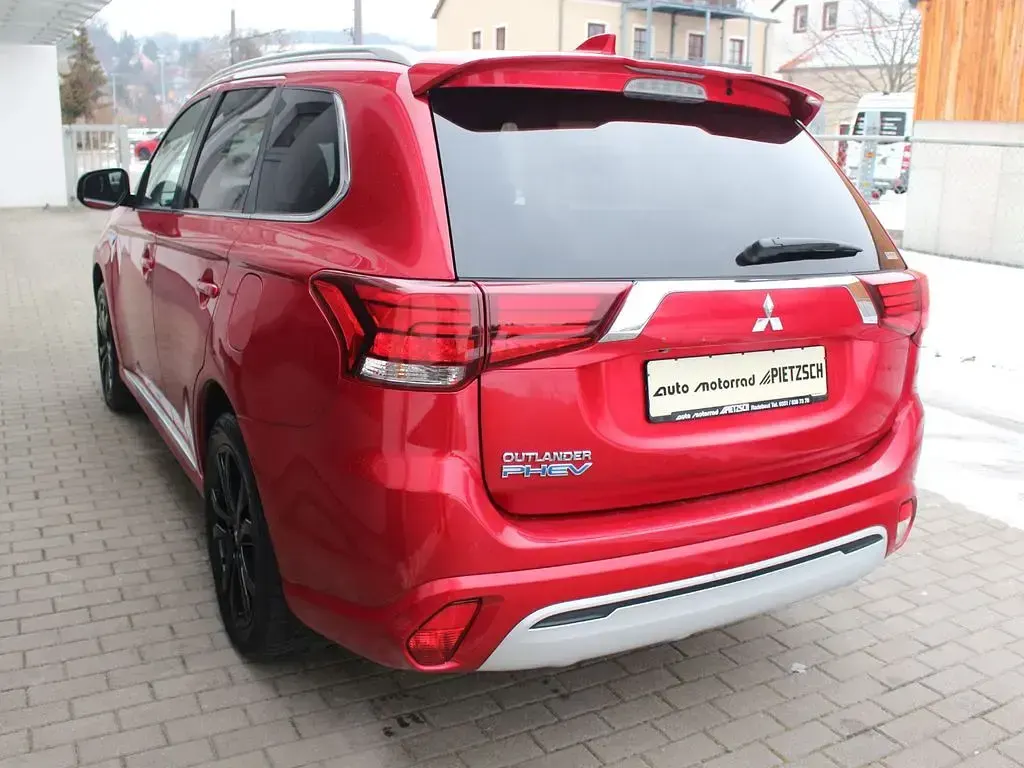 Gebraucht Mitsubishi Outlander P-HEV 135 PS (99 kW) 2019 Rot SUV