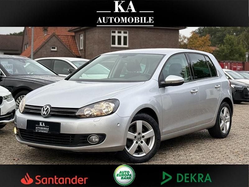 Silber Gebraucht 2020 VW Golf VII Team Limousine | 9.999 € - Bild 1/4