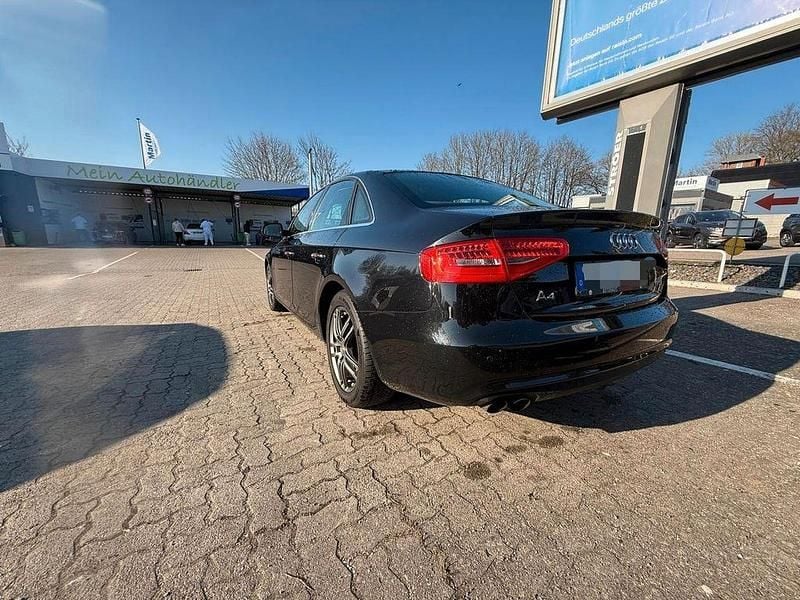 Gebraucht Audi A4 170 PS (125 kW) 2012 Schwarz Limousine