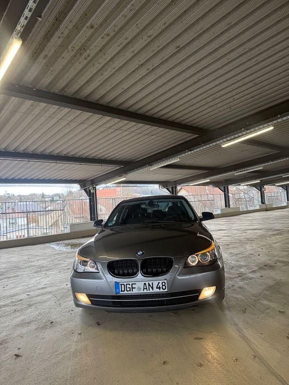 Gebraucht BMW 520 Performance 163 PS (119 kW) 2009 Grau Limousine