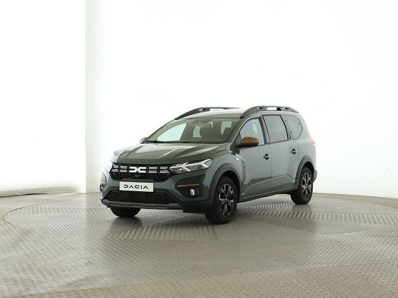 Grün Gebraucht 2025 Dacia Jogger Extreme Van / Kleinbus | 21.490 € (Fairer Preis) - Bild 1/4