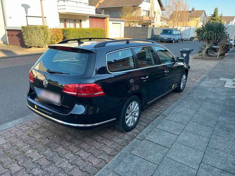 Gebraucht VW Passat 122 PS (89 kW) 2014 Schwarz Kombi