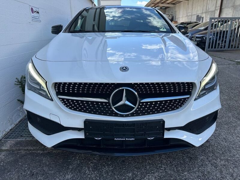Weiß Gebraucht 2019 Mercedes CLA200 Shooting Brake AMG Kombi | 17.499 € (Etwas zu teuer) - Bild 1/4