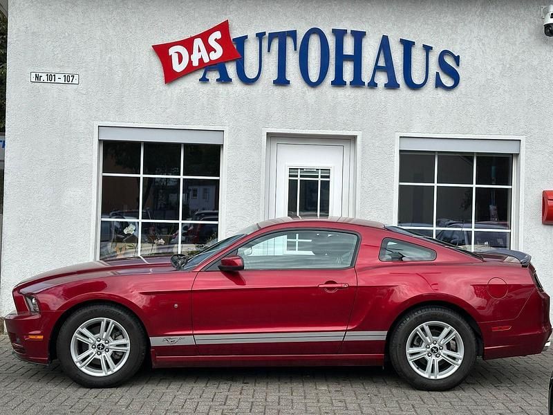 Rot Gebraucht 2014 Ford Mustang Coupé | 22.750 € (Fairer Preis) - Bild 1/3