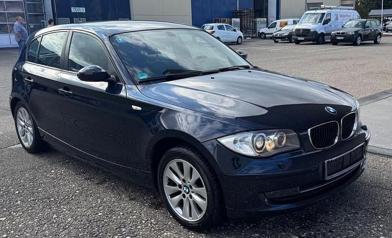 Blau Gebraucht 2009 BMW 116 Lifestyle Kleinwagen | 1.650 € (Superpreis) - Bild 1/4