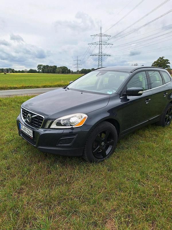 Grau Gebraucht 2012 Volvo XC60 SUV | 11.300 € (Guter Preis) - Bild 1/4
