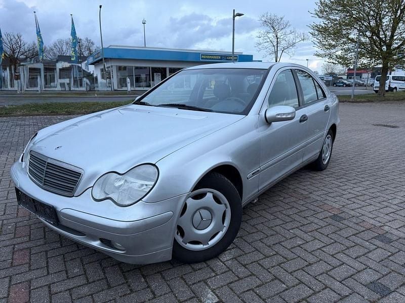 Gebraucht Mercedes C220 143 PS (105 kW) 2002 Silber Limousine