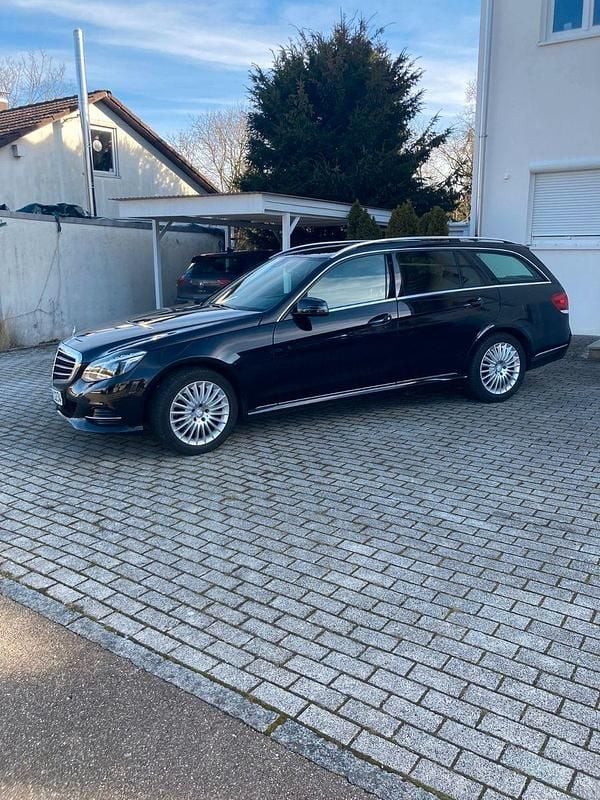 Gebraucht Mercedes E220 Elegance 170 PS (125 kW) 2013 Schwarz Kombi