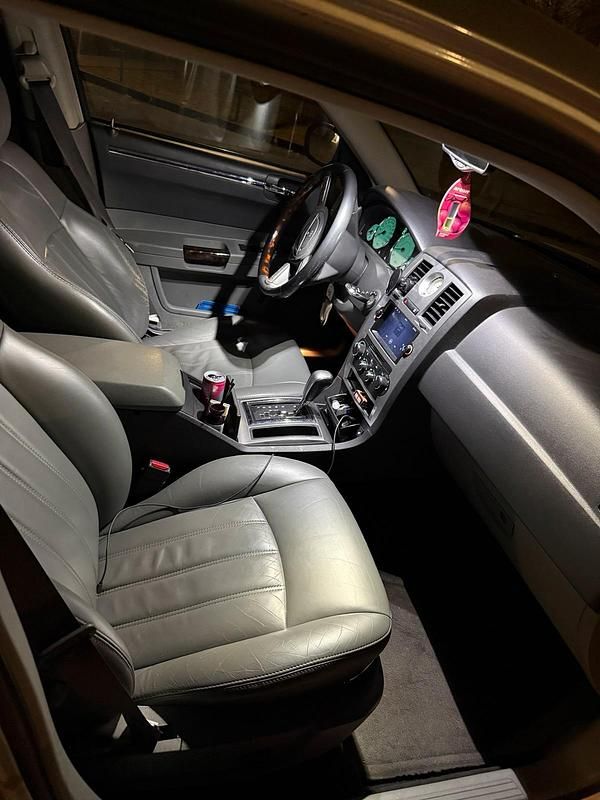 Gebraucht Chrysler 300 249 PS (183 kW) 2008 Silber Limousine