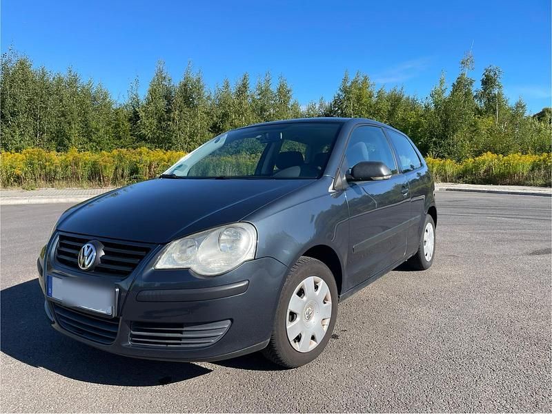 Blau Gebraucht 2006 VW Polo Limousine | 1.799 € (Fairer Preis) - Bild 1/4
