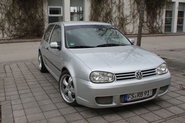 Gebraucht VW Golf IV Design 105 PS (77 kW) 2001 Silber metallic Limousine