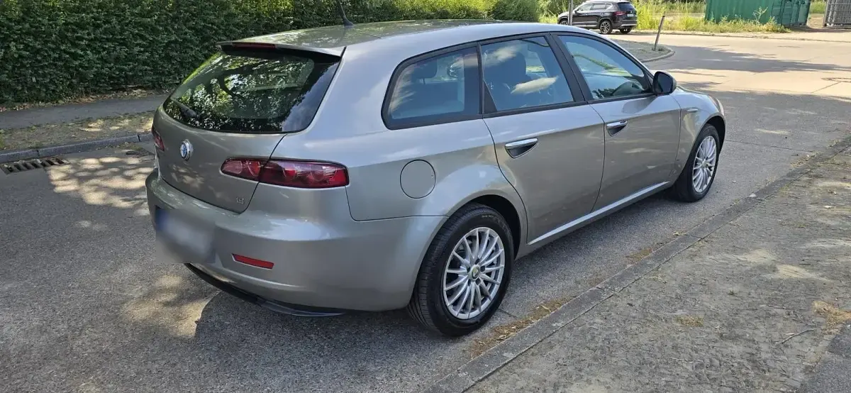 Gebraucht Alfa Romeo 159 120 PS (88 kW) 2011 Braun Kombi