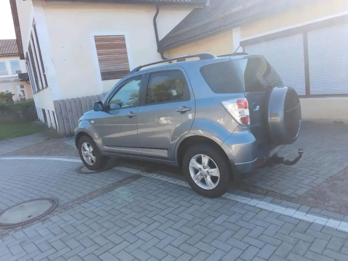 Gebraucht Daihatsu Terios 105 PS (77 kW) 2010 Grau SUV