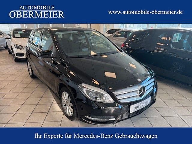 Gebraucht Mercedes B180 Style 122 PS (89 kW) 2014 Schwarz Van / Kleinbus