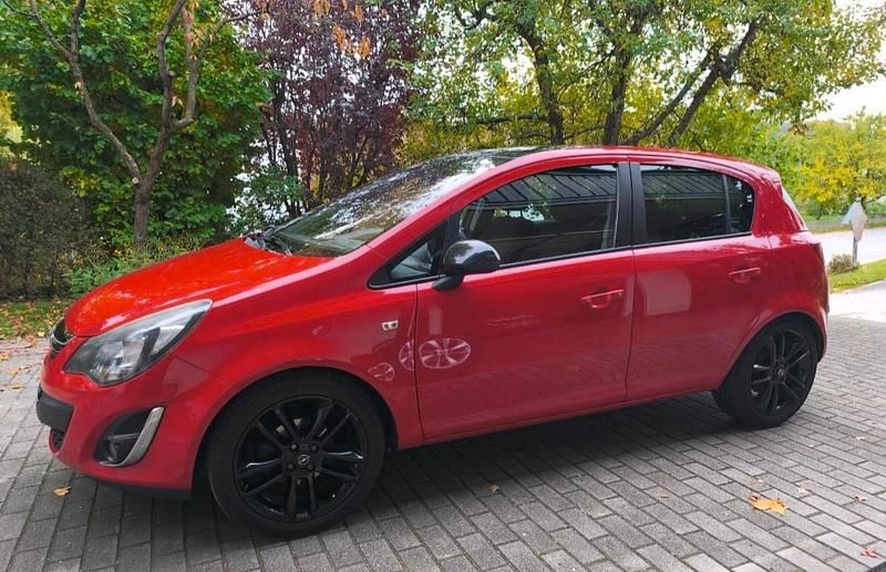 Gebraucht Opel Corsa Edition 101 PS (74 kW) 2014 Rot Kleinwagen