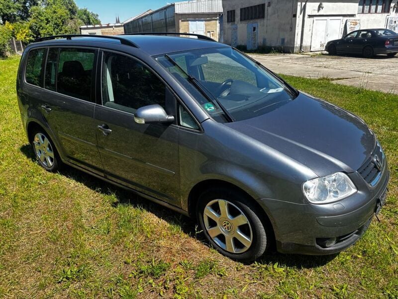 Grau Gebraucht 2006 VW Touran Van / Kleinbus | 1.999 € (Guter Preis) - Bild 1/4