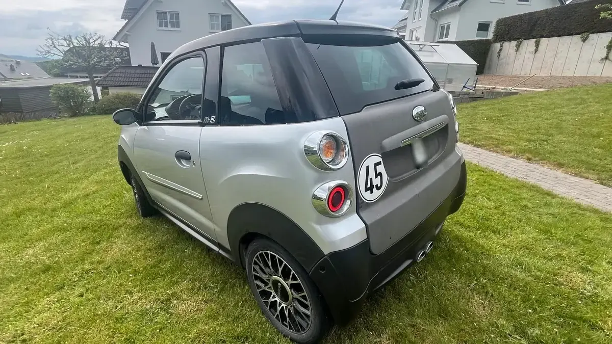 Begagnad Microcar M8 2012 Grå Halvkombi