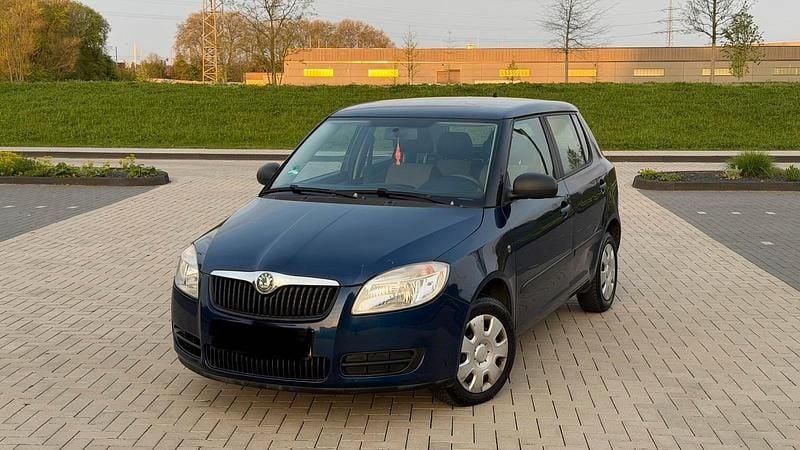 Gebraucht Skoda Fabia 60 PS (44 kW) 2010 Blau Limousine