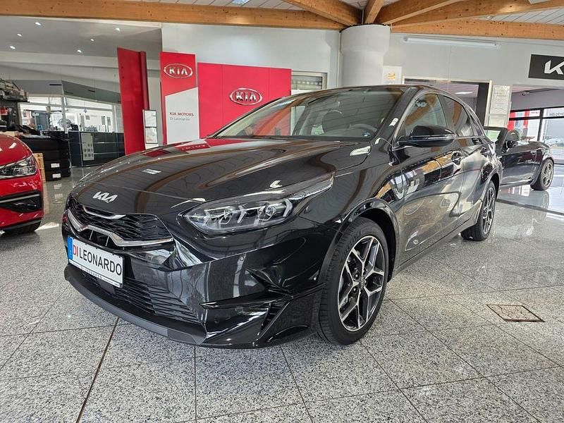 Neu Kia Ceed 140 PS (102 kW) 2025 Schwarz Kleinwagen