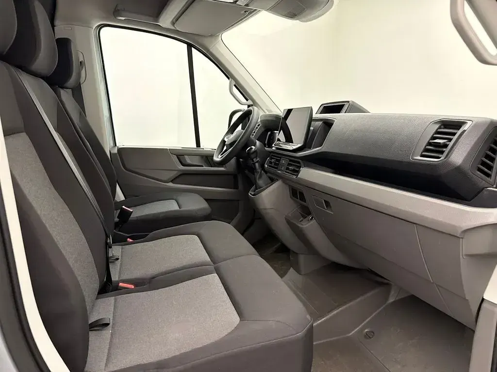 Gebraucht VW Crafter 177 PS (130 kW) 2025 Silber Van