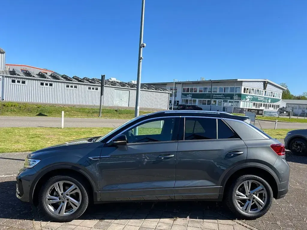 Gebraucht VW T-Roc R-line 150 PS (110 kW) 2025 Grau SUV