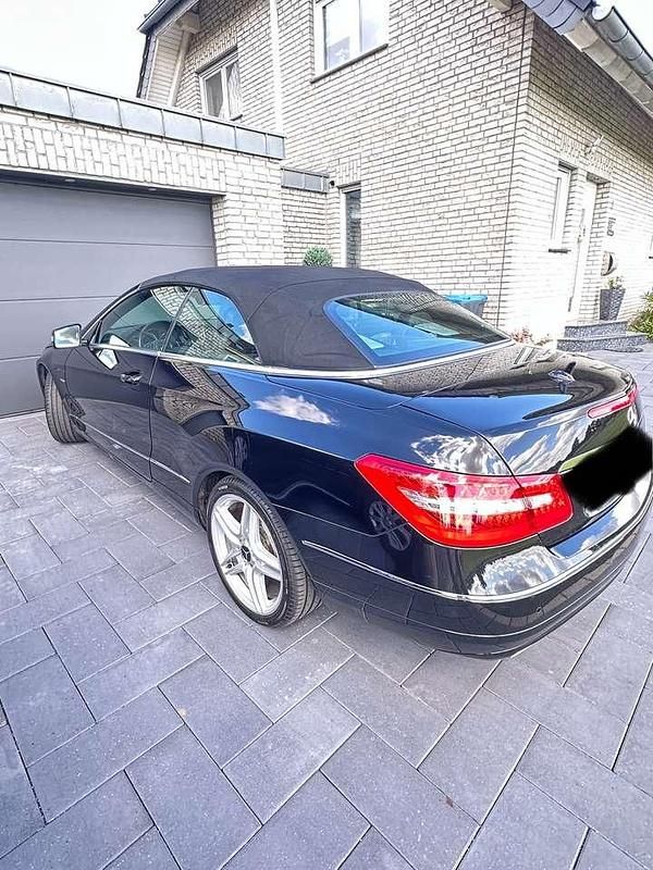 Gebraucht Mercedes E250 204 PS (150 kW) 2012 Schwarz Cabrio