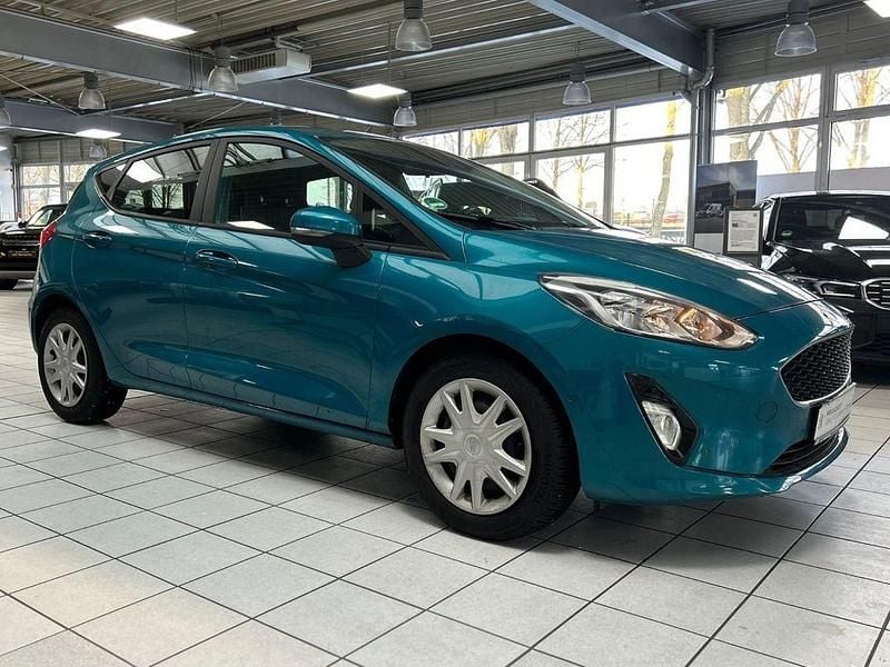 Gebraucht Ford Fiesta Cool & Connect 101 PS (74 kW) 2018 Blau Limousine