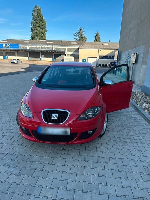Gebraucht Seat Altea 140 PS (102 kW) 2006 Rot Van / Kleinbus