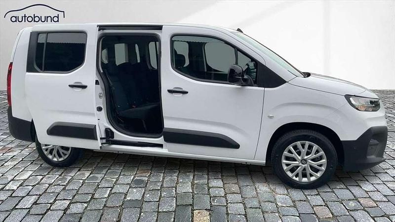 Neu Fiat Doblò 131 PS (96 kW) 2025 Gelatoweiss Van / Kleinbus