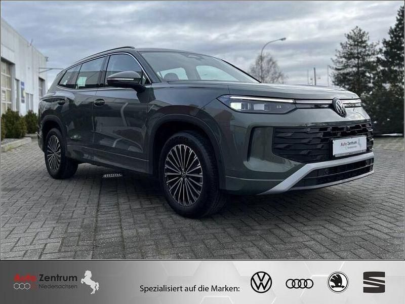 Gebraucht VW Tayron Life 193 PS (141 kW) 2025 Cipressinogreen metallic SUV