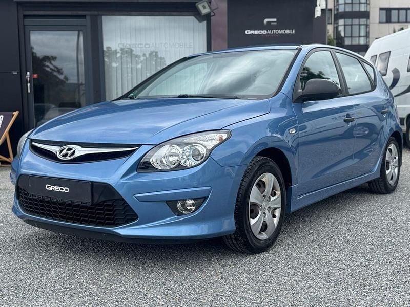 Blau Gebraucht 2011 Hyundai i30 Classic Limousine | 4.780 € (Etwas zu teuer) - Bild 1/4