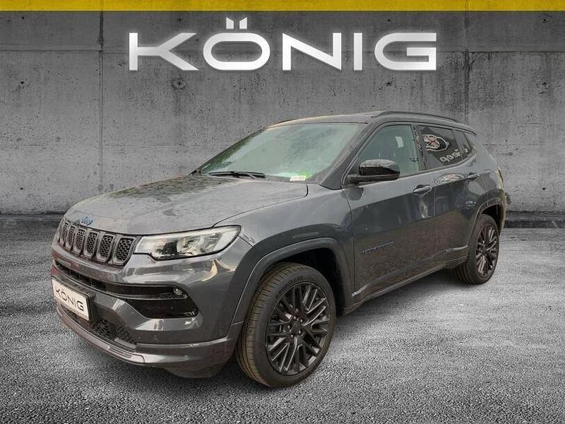 Grau Gebraucht 2022 Jeep Compass SUV | 24.999 € (Fairer Preis) - Bild 1/4
